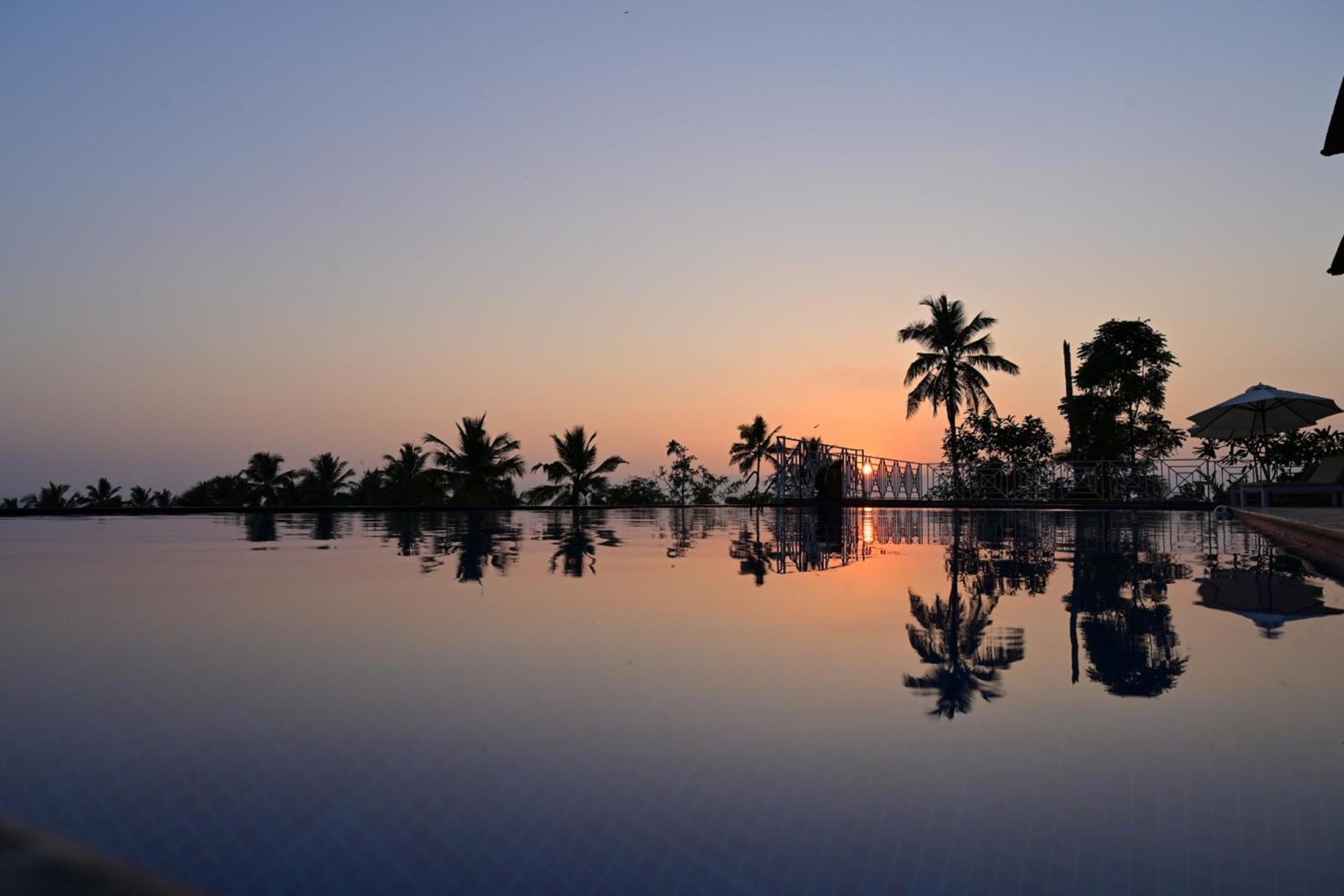 Aadisaktthi Leisure Resort, Kovalam Тривандрум Экстерьер фото